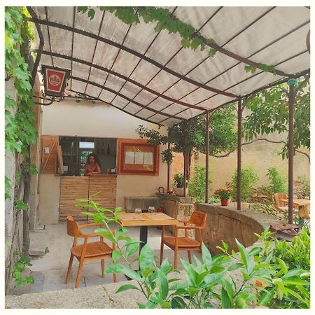 La Vigneronne Des Costieres Bed & Breakfast Vauvert Bagian luar foto