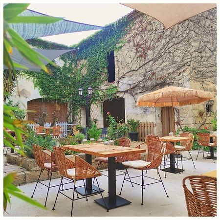 La Vigneronne Des Costieres Bed & Breakfast Vauvert Bagian luar foto