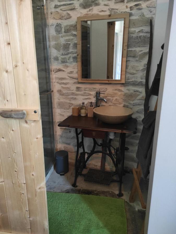 La Vigneronne Des Costieres Bed & Breakfast Vauvert Bagian luar foto